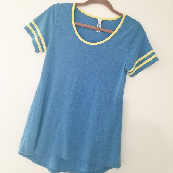 LuLaRoe Tops - Lularoe classic tee